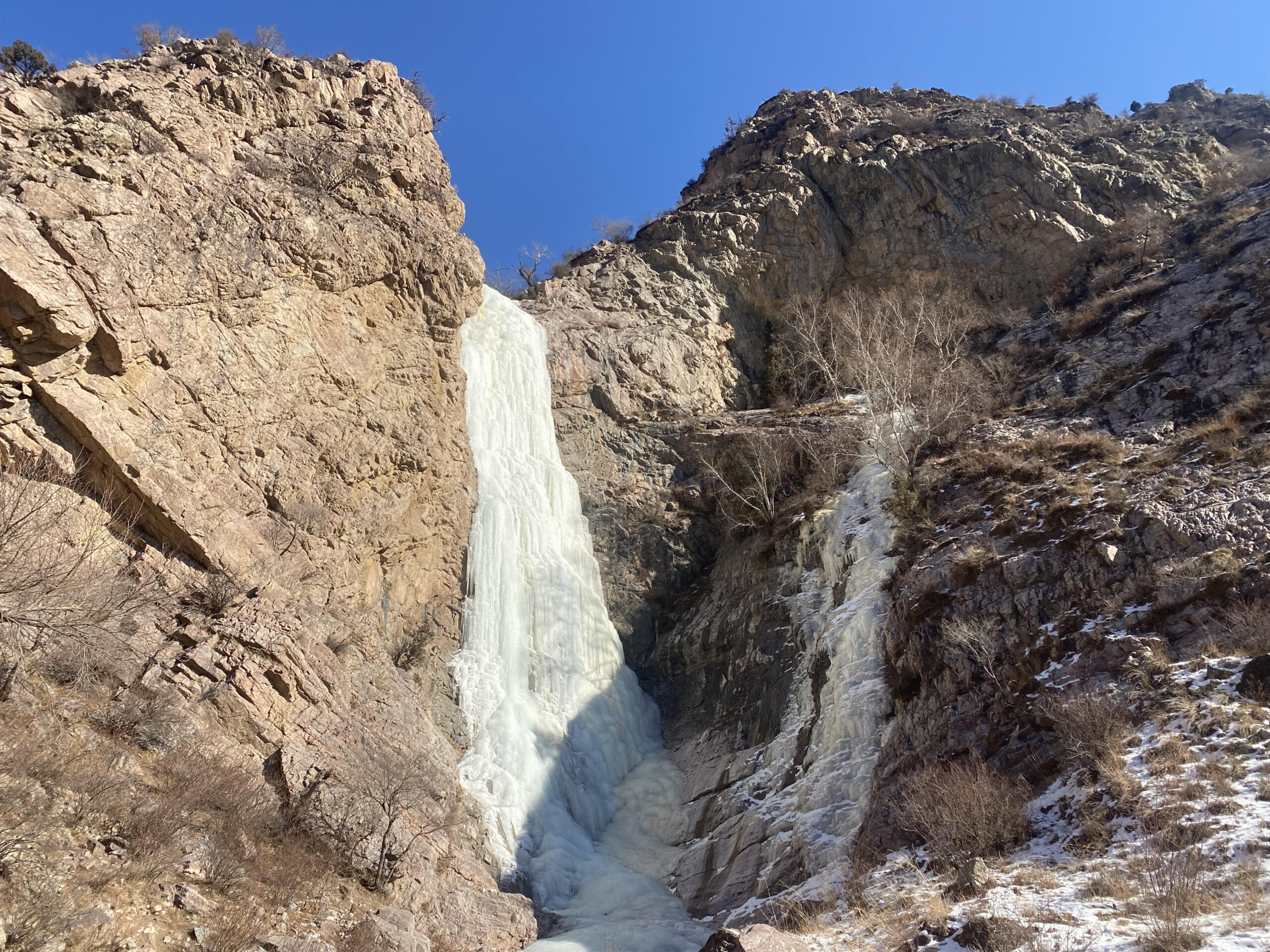 ICE CLIMBING EXPEDITION GOBI DESERT