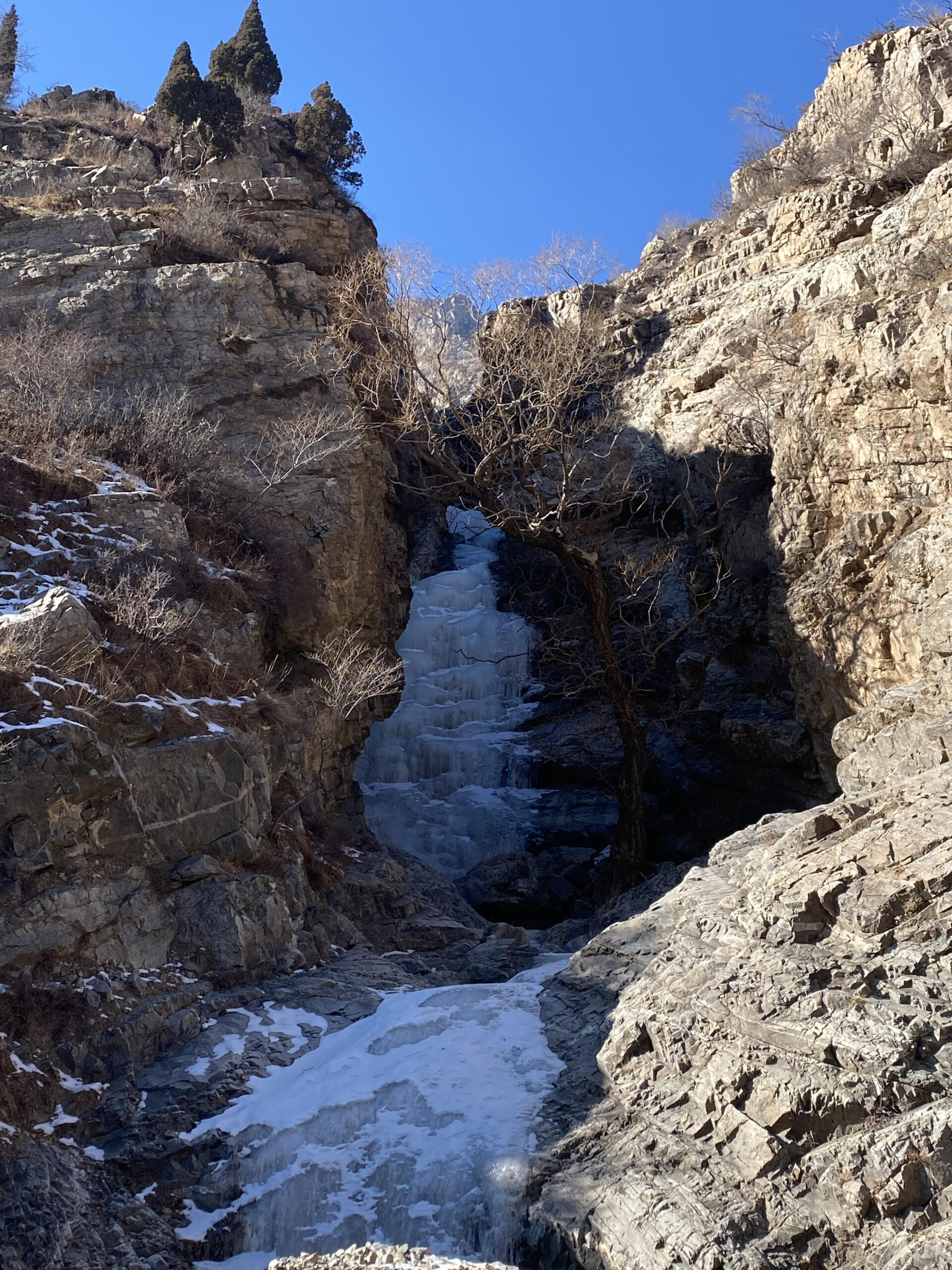 ICE CLIMBING EXPEDITION GOBI DESERT